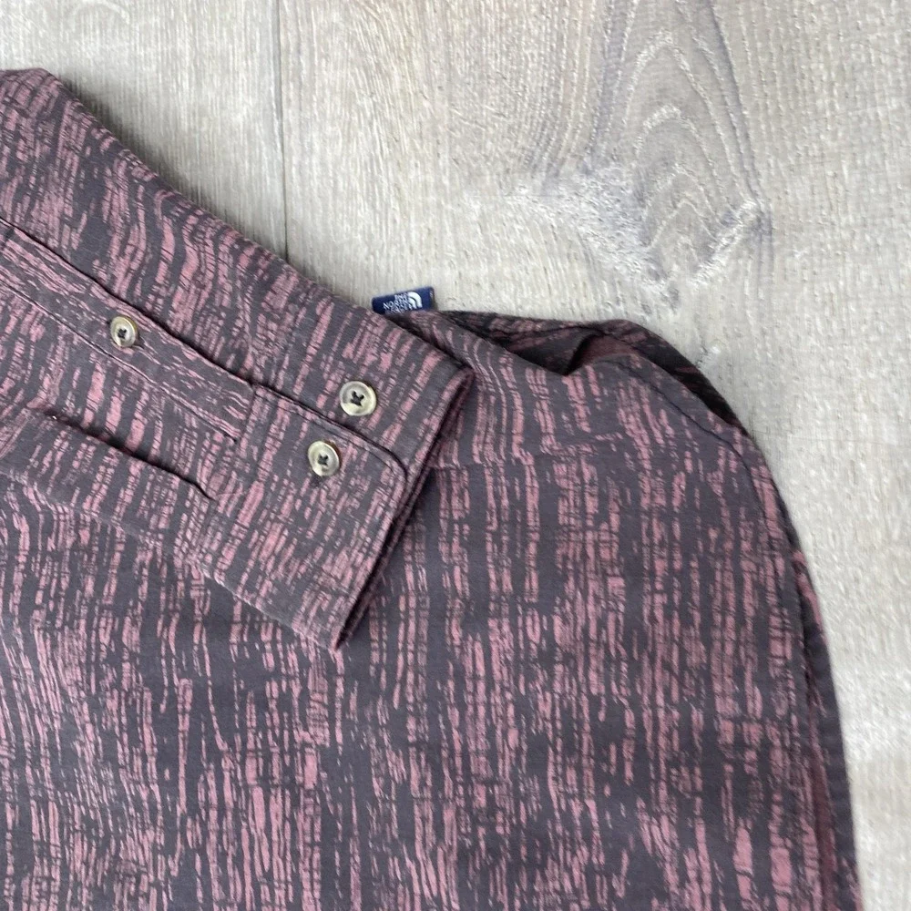 The North Face Shirt Mens Medium Red Graphic Long‎ Sleeve Button Up Casual